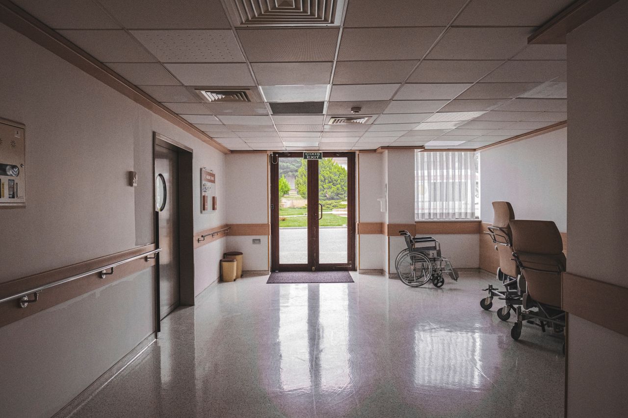 NHS Communication Skills for International Health Care Professionals